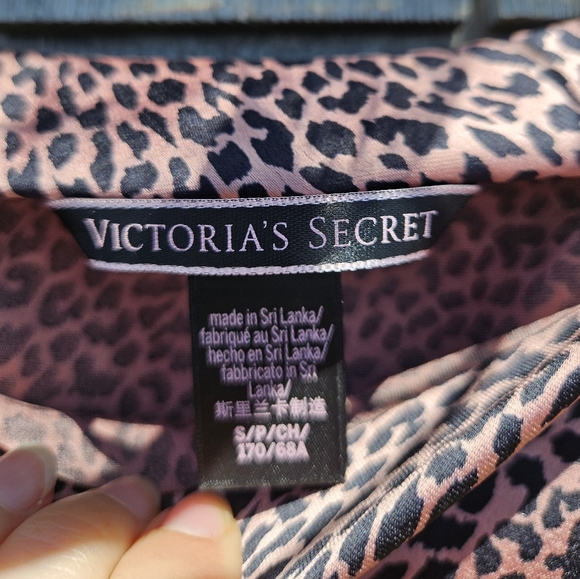 Victoria's Secret Cheetah Slit Skirt - size small - Picture 2 of 6